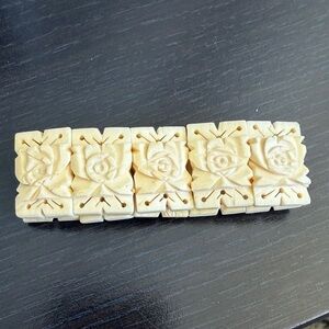 Carved Cream Floral Bracelet